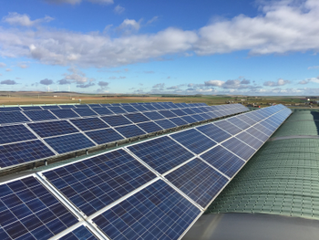 Solar photovoltaic installation for self-consumption